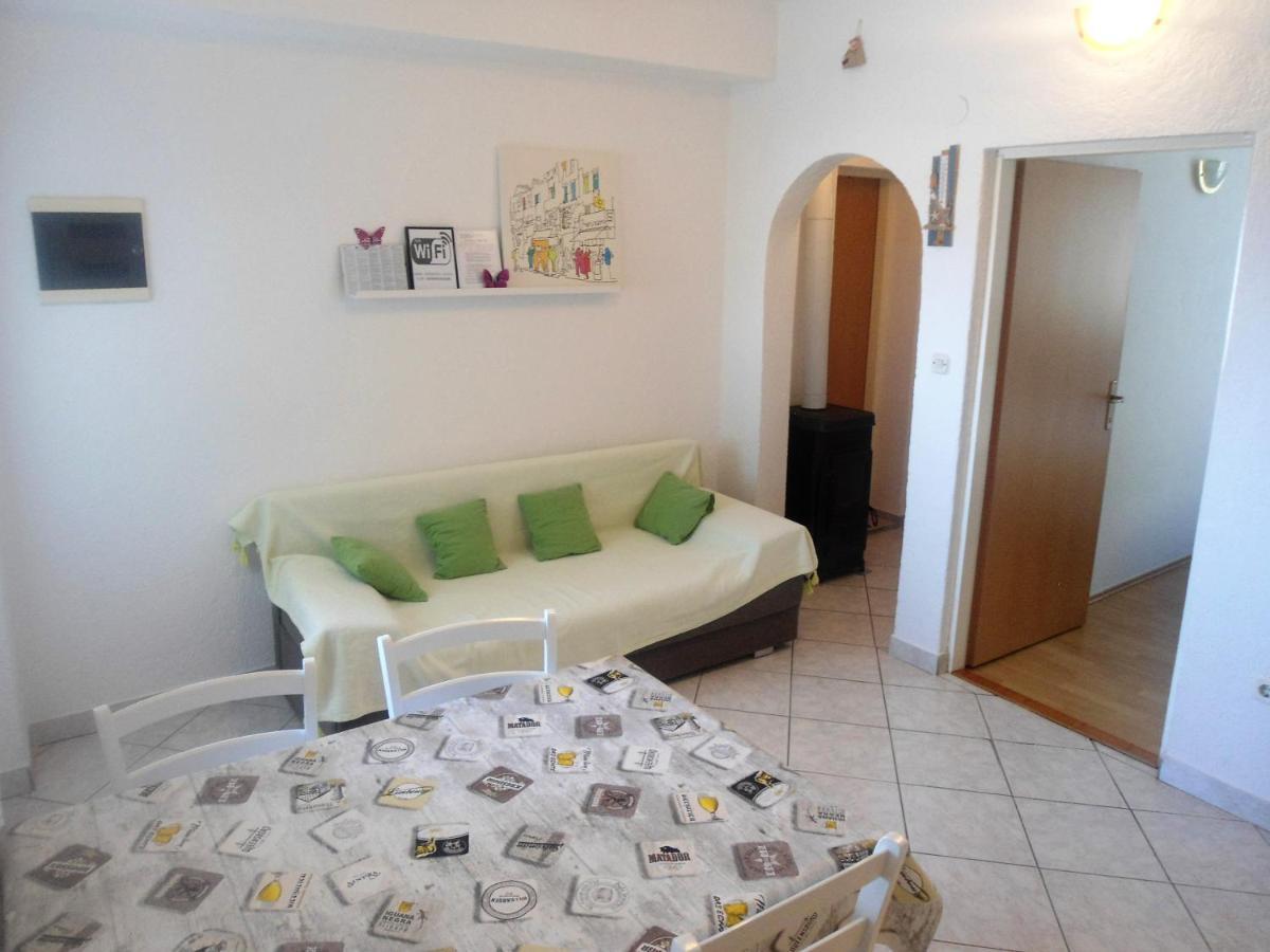 Guest House Pamela Senj  Esterno foto