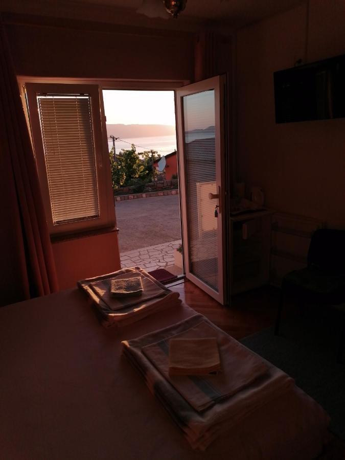 Guest House Pamela Senj  Esterno foto