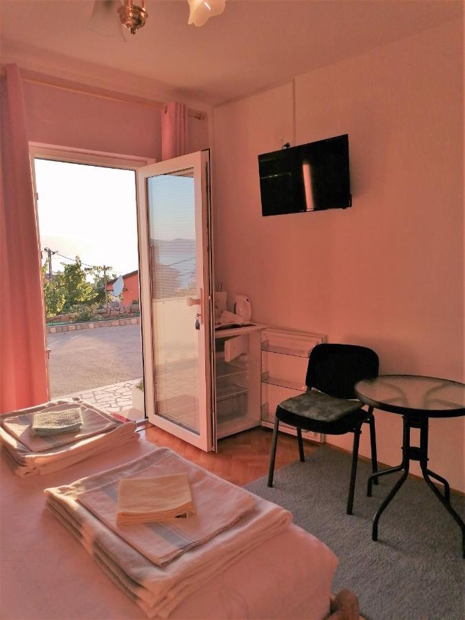 Guest House Pamela Senj  Esterno foto