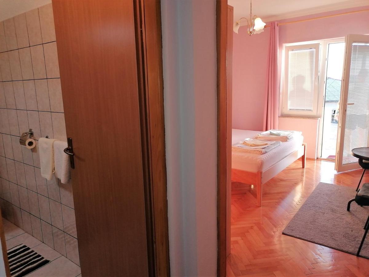 Guest House Pamela Senj  Esterno foto