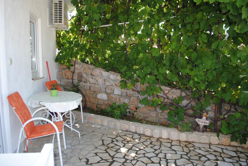 Guest House Pamela Senj  Esterno foto