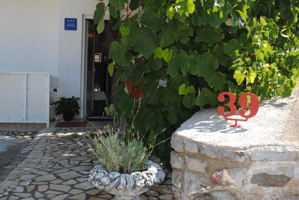 Guest House Pamela Senj  Esterno foto